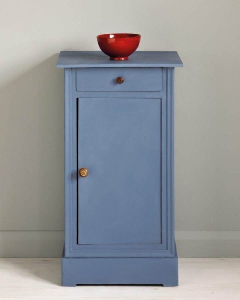 A sidetable painted in Annie Sloan Chalk Paint Greek Blue