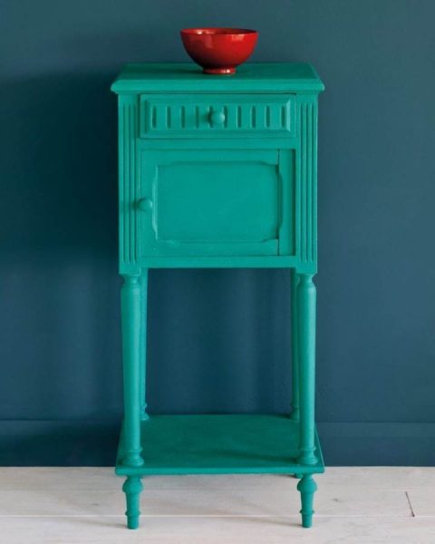 A sidetable painted in Annie Sloan Chalk Paint Colour Provence