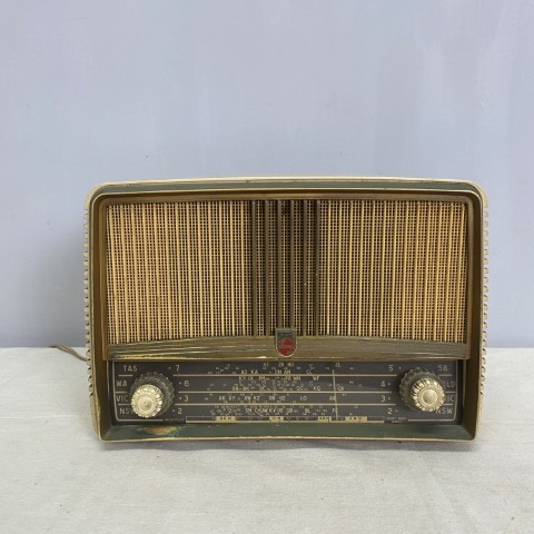 Vintage Phillips Valve Radio