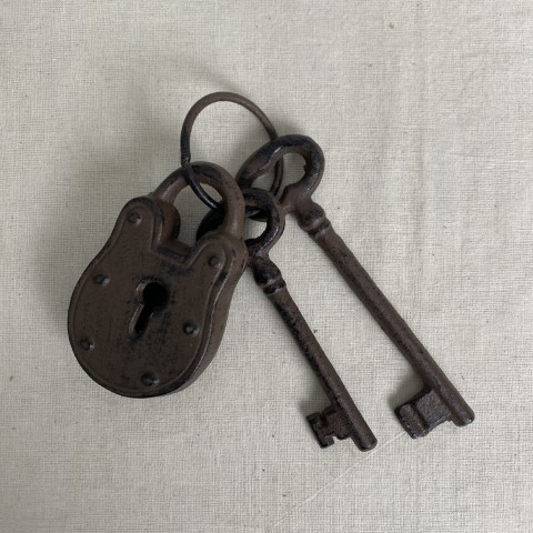 Decorative Cast Iron Keys and Padlock