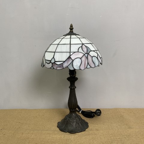 Vintage Tiffany Style Leadlight Lamp