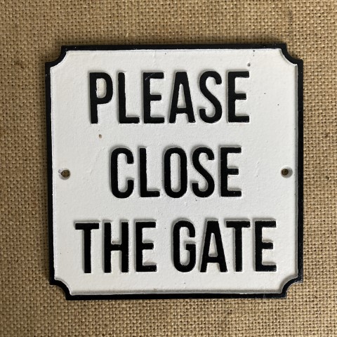 Cast Iron 'Please Close the Gate' Wall Plaque