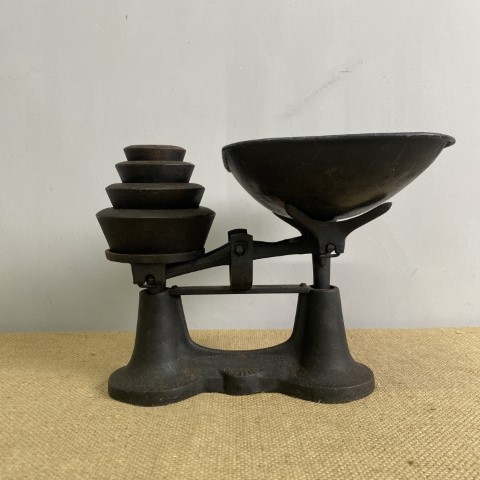 Vintage Sydney 'Metters' Scales with Weights