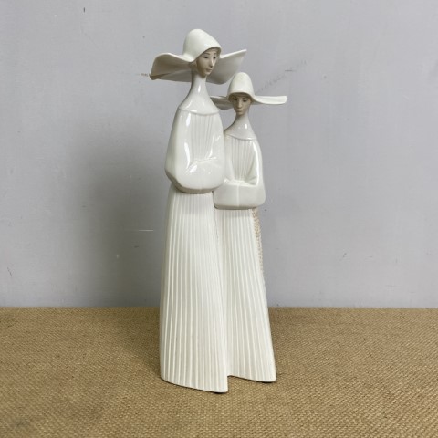 Lladro Figure - Nuns (#4611)