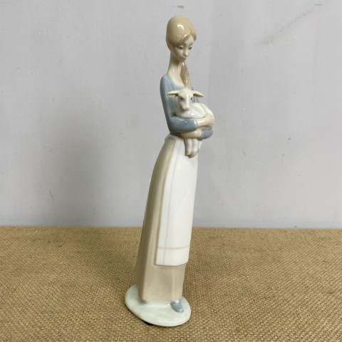 Lladro Figure - Girl with Lamb (#4505)