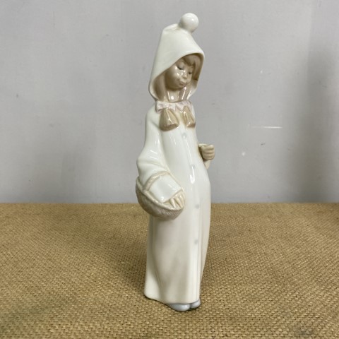 Lladro Figure - Girl with Basket (#4678) (missing stick)