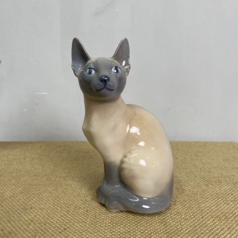 Royal Copenhagen Figure - Siamese Cat #3281