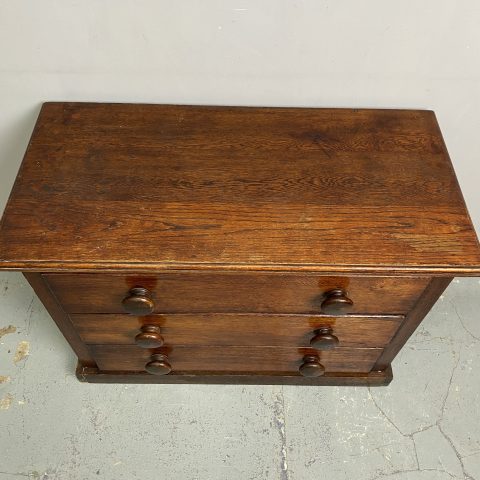 Antique Oak Chest of Drawers