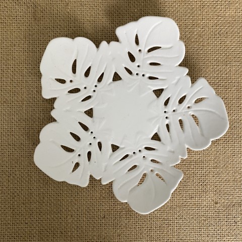 Monstera Leaf Plate