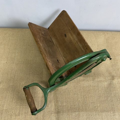 Vintage Green Ginge Bread Cutter