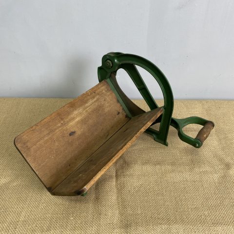 Vintage Green Ginge Bread Cutter