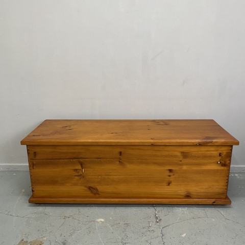 Large Pine Blanket Box