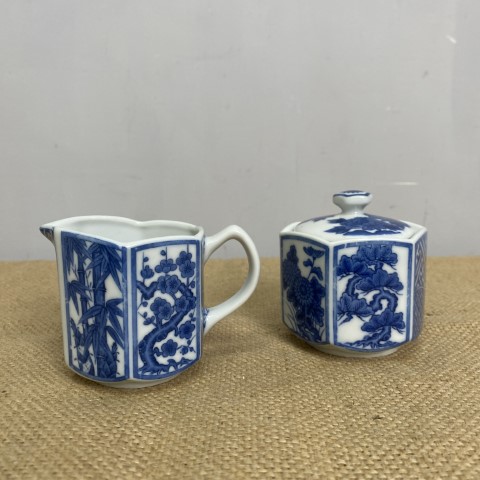 Set of 2 Blue & White Jug & Sugar Bowl (made in Japan)