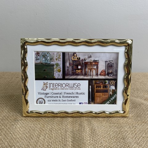 Large Wavy Gold Frame (5x7)