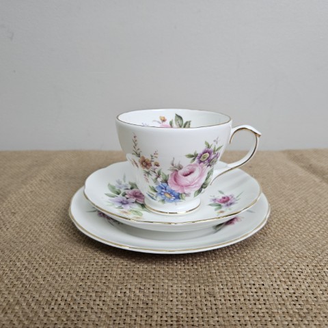 7Vintage Floral Ceramic Teacup Trio - Teacup, Saucer, & Cake Plate