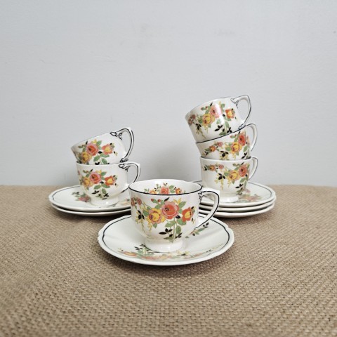 Set of 6 Royal Doulton 'Rosslyn' Tea Cups & Saucers