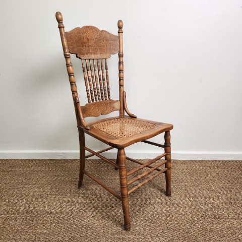 Antique Colonial Spindleback Chair