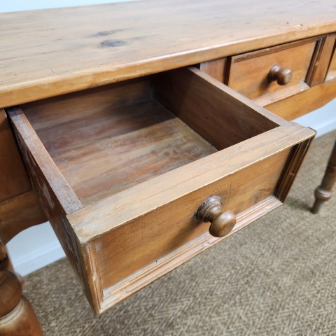 Vintage Farmhouse 3 Drawer Hall Table