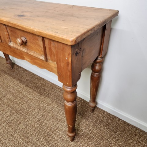Vintage Farmhouse 3 Drawer Hall Table