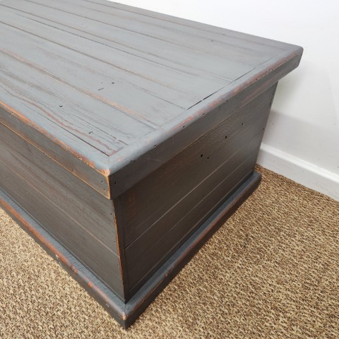 Rustic Chest with Lid