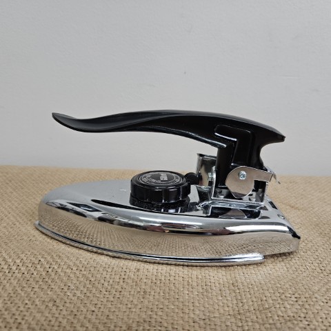 Vintage Gilford Travelling Iron