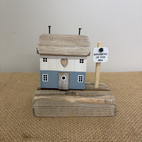 Coastal Cottage Decor